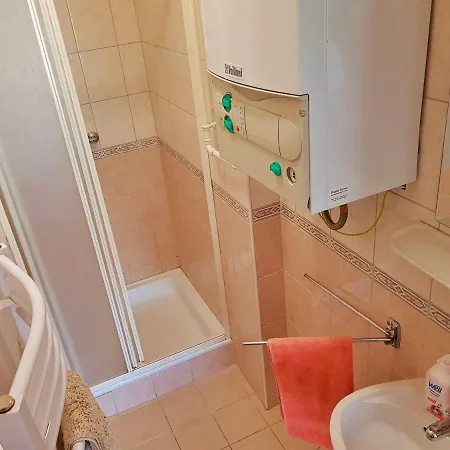 Kely's Fortuna Apartman דירה