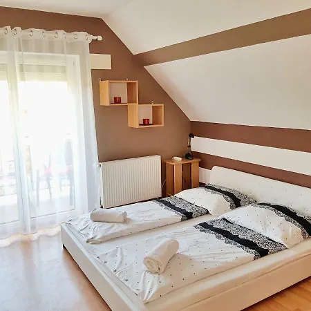 דירה Kely's Fortuna Apartman